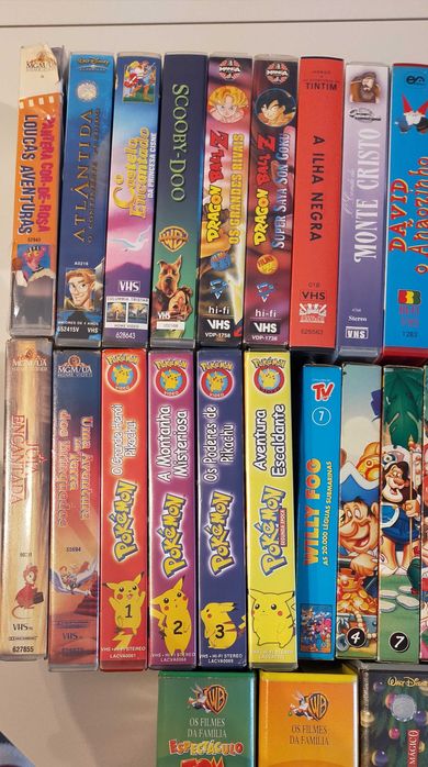 Cassetes de filmes diversos – Disney, Looney Tunes, Teletubbies, Conto
