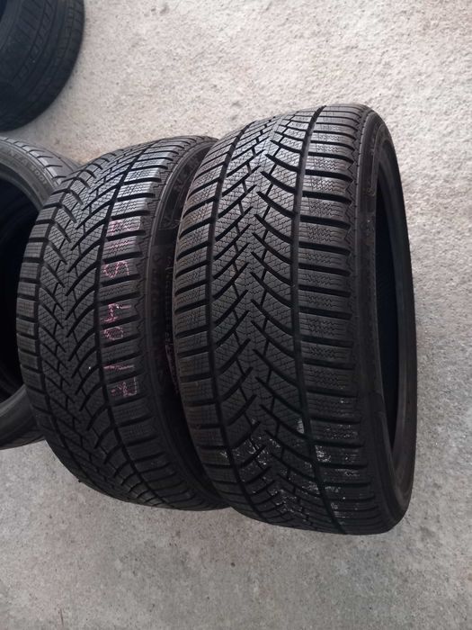 2 Pneus 215/40R17 Semperit como Novos