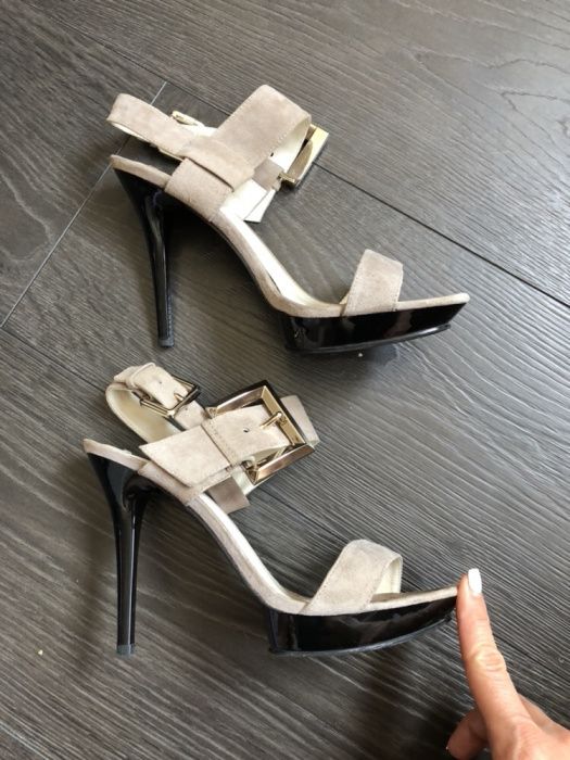 Продам босоножки