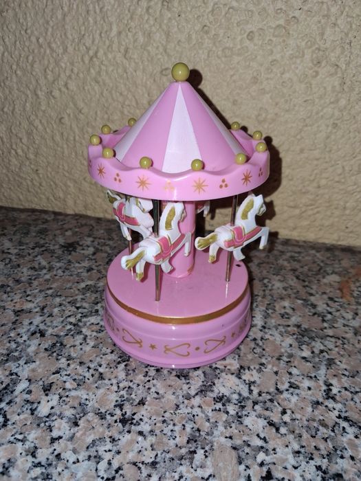 Caixa de Música cor de rosa