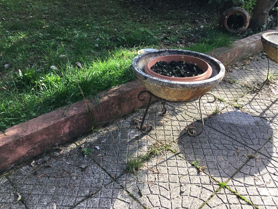 Vasos cimento com suporte