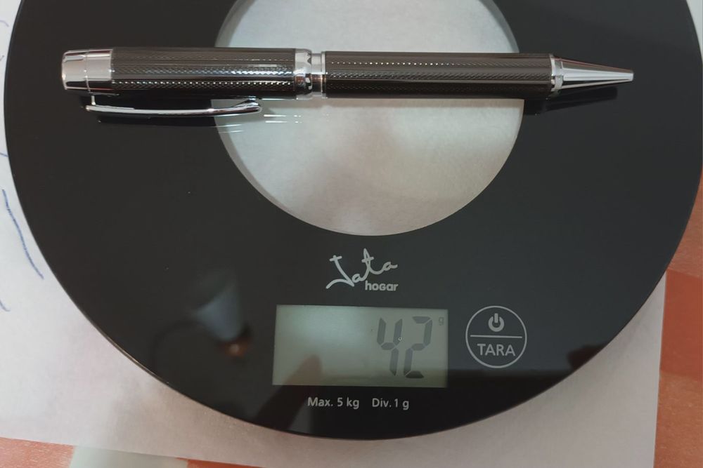 Caneta Hugo Boss- excelente estado