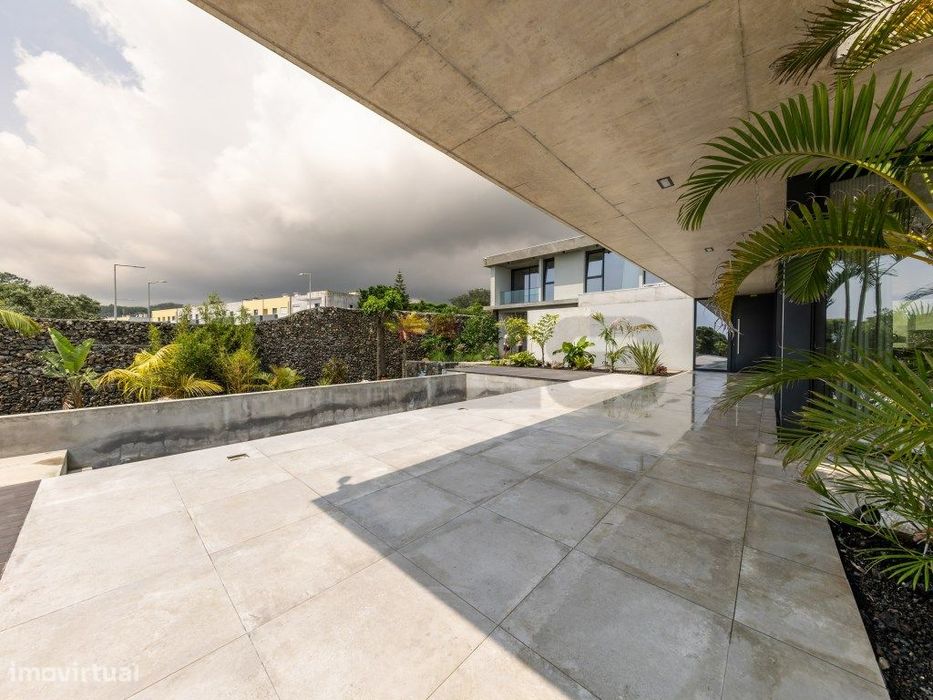 Refúgio Exclusivo com Vista Mar em São Roque, São Miguel