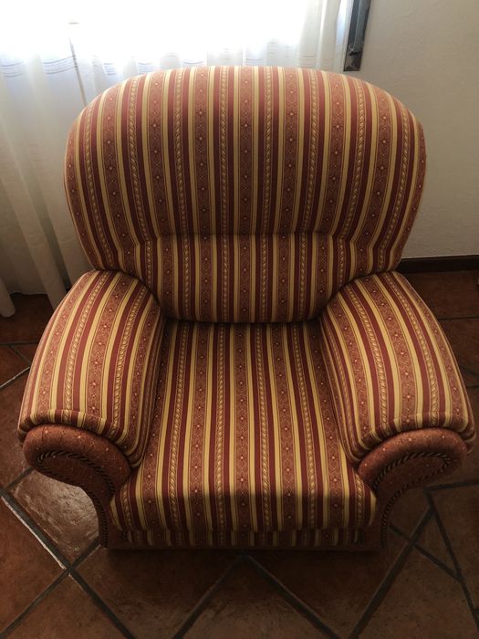 Sofá individual em tecido