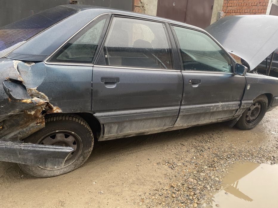 Ауди 100 89 год 2.3 бензин на запчасти