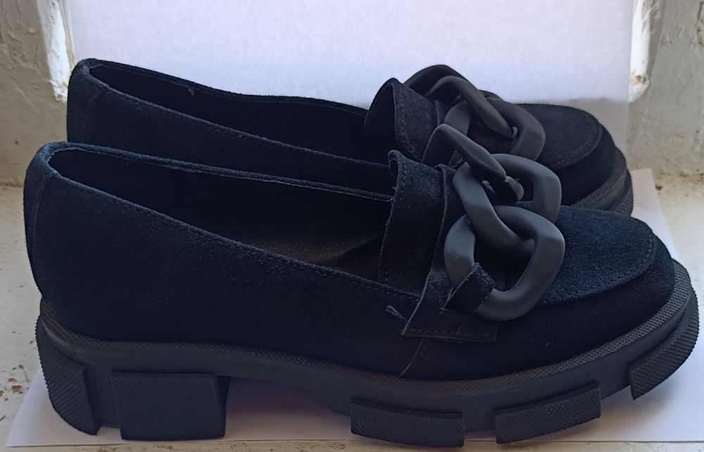 Жіночі замшеві лофери