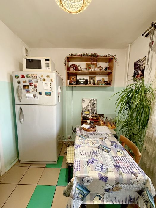 Продам 2-кім кв по вул. Ревуцького 19/1