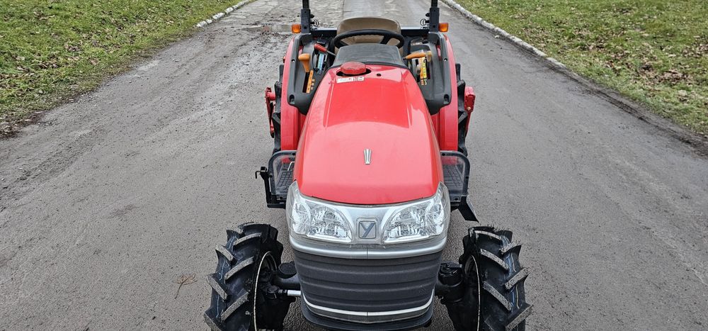 Мінітрактор Трактор Японський Yanmar EF224