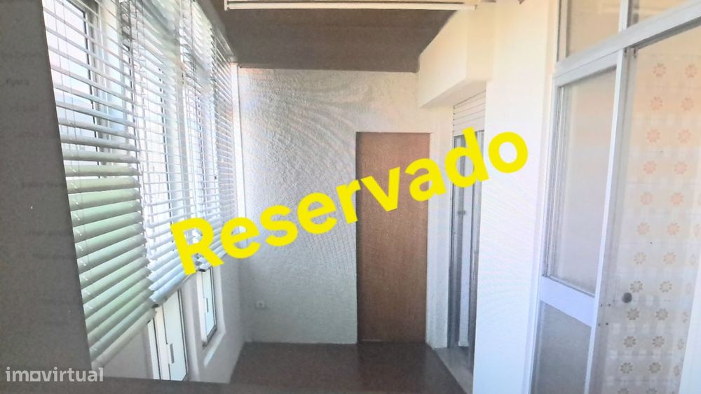 T2 para REMODELAR, perto Metro, Garagem, Vista Rio — Beato, Lisboa