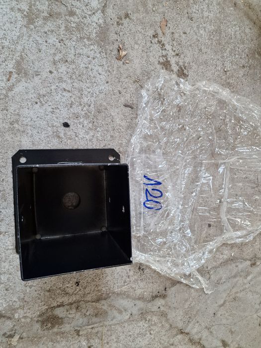 8x PODSTAWA SŁUPA PRZYKRĘCANA, wspornik kotwa 120x120mm czarna - ocynk