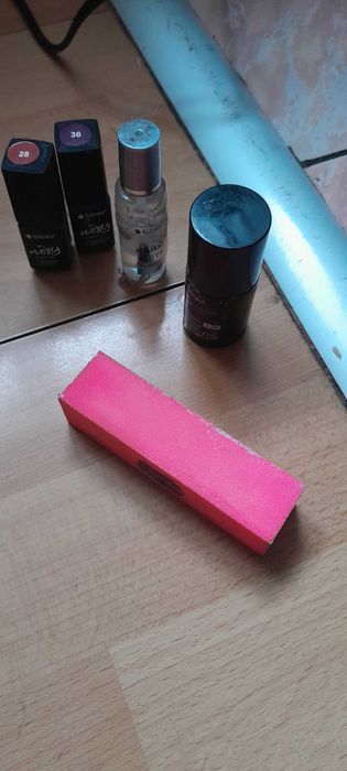 Sprzedam zestaw do robienia paznokci