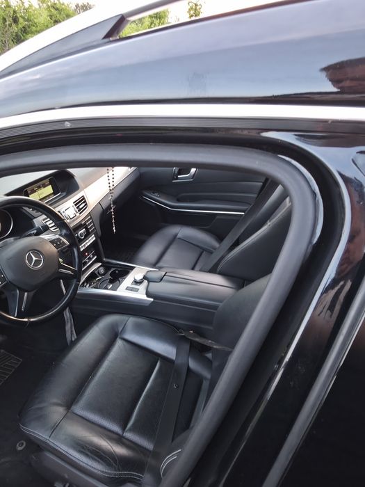 Mercedes E klasa Karawan