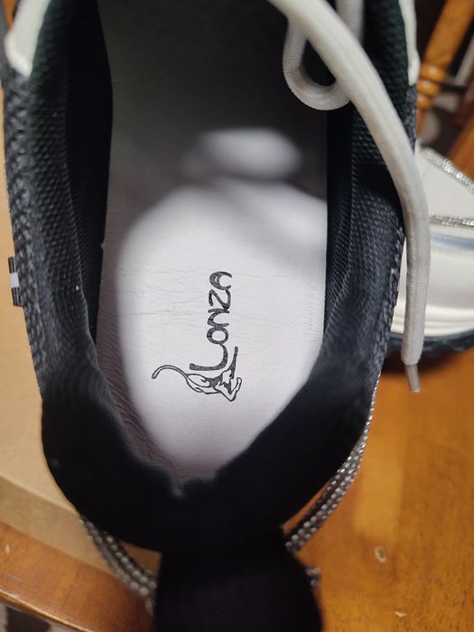 Продам новые кожаные кроссовки фирмы Lonza