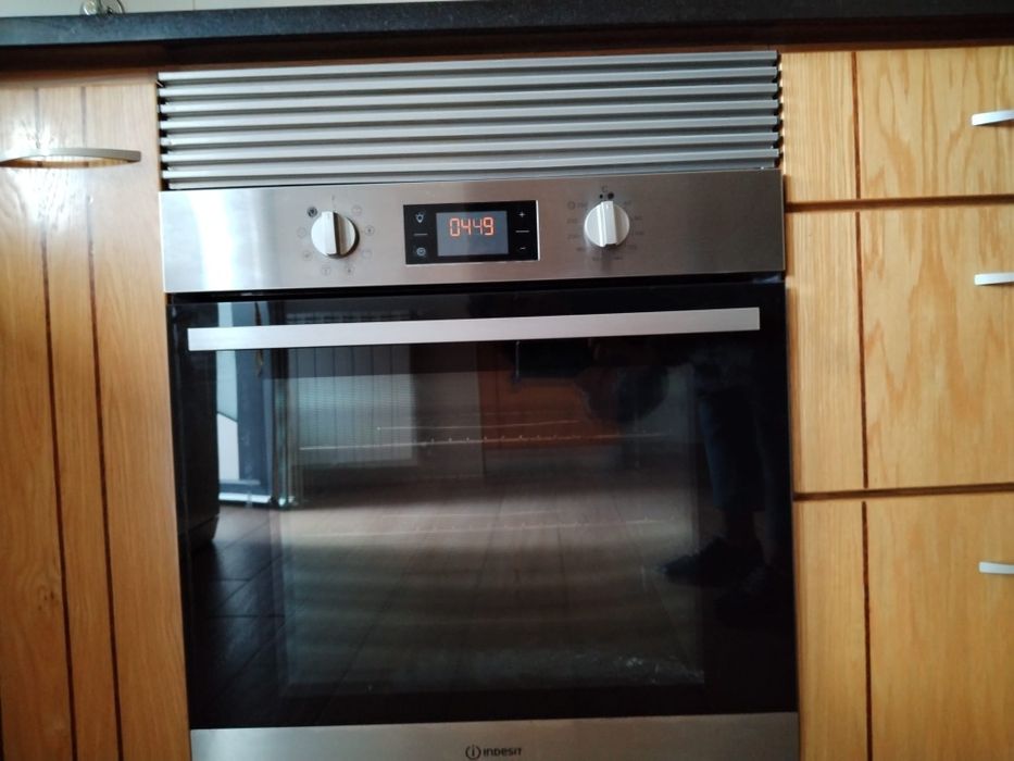 Forno Indesit eletrico