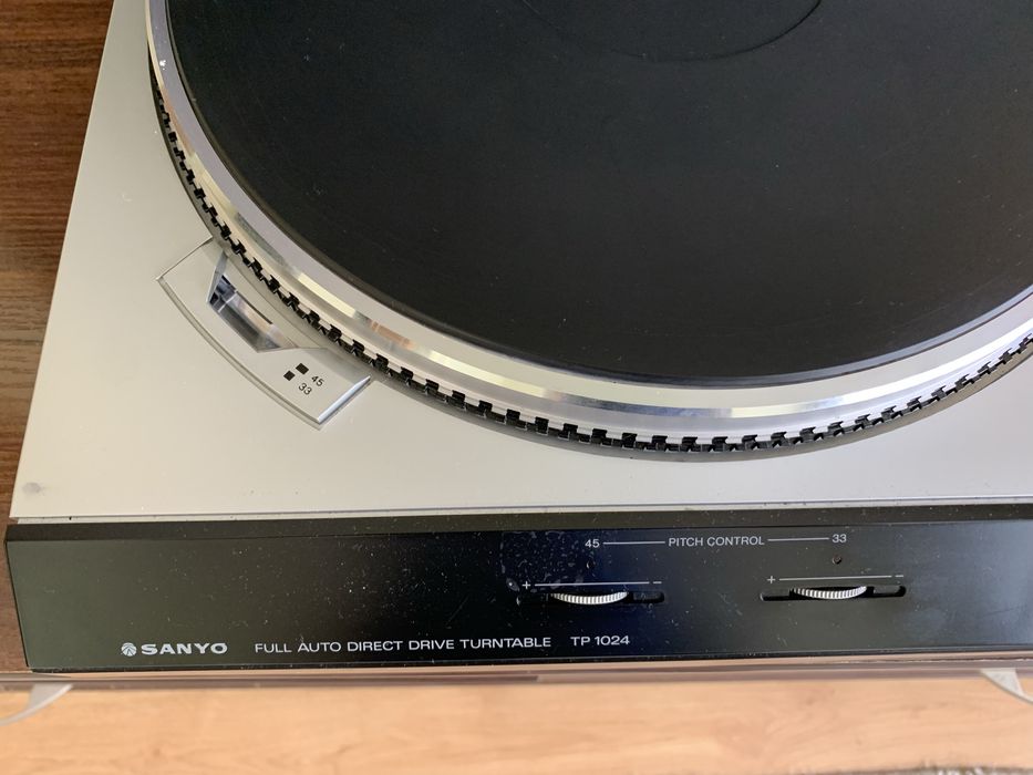 Програвач вінілових платівок Sanyo TP-1024