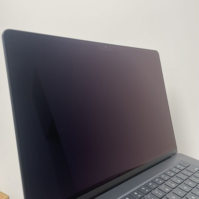 Екран на MacBook Air 15 2023 M2 Midnight