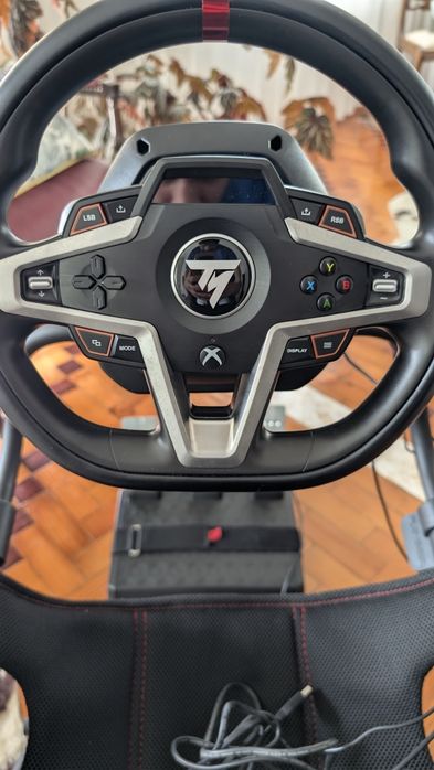 Pack SimRacing: Volante Thrustmaster T248 + Cadeira Playseat Challenge