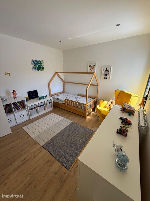 T3 com 2 casas de banho e garagem em Leiria