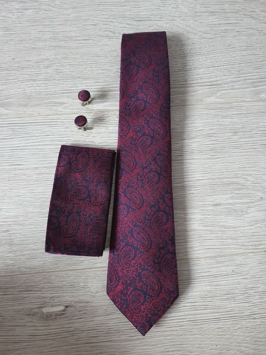 Zestaw męski krawat, poszetka, spinki do mankietów