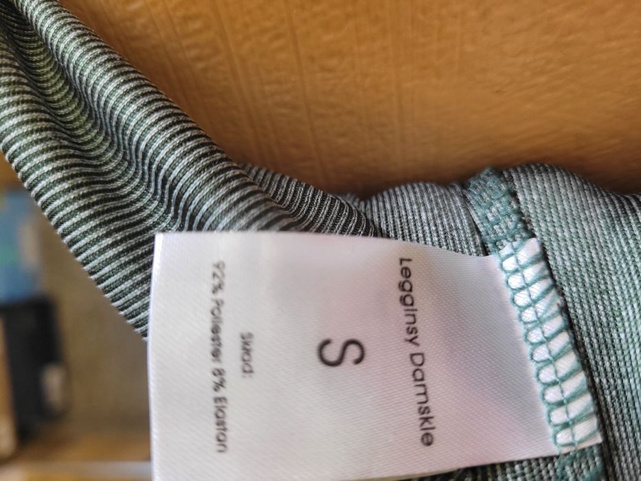 Nowe legginsy damskie rozm S