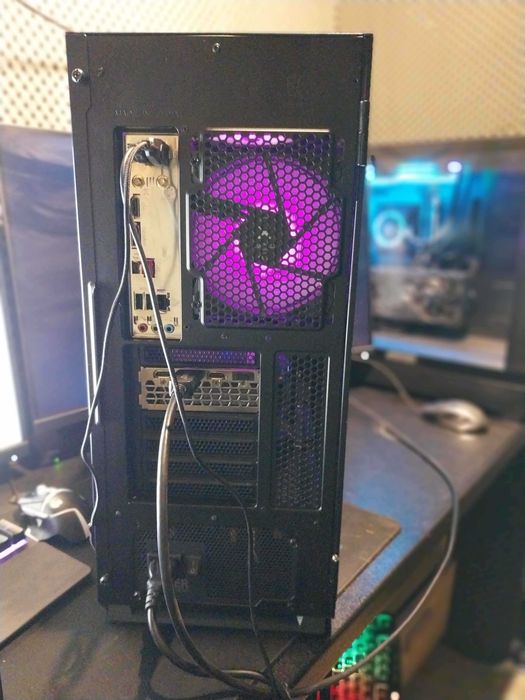 Komputer Gamingowy - G4M3R HERO i7-13700F/32GB/1TB/RTX3060