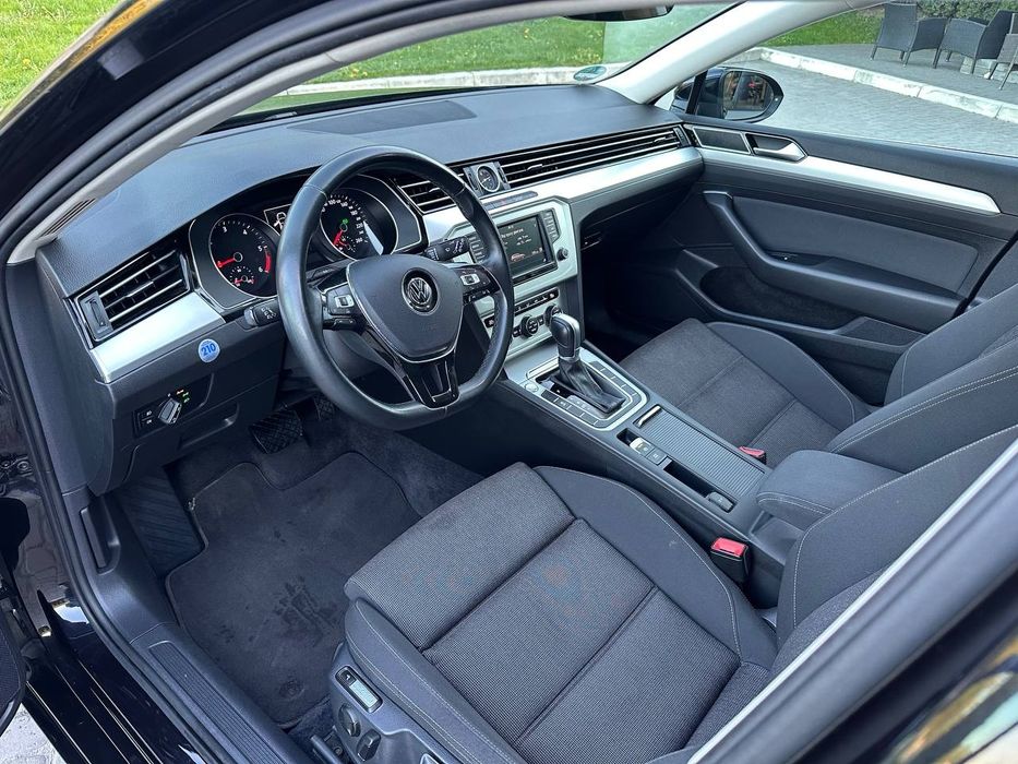 Volkswagen Passat b8  (2.0 DSG  Comfortline)