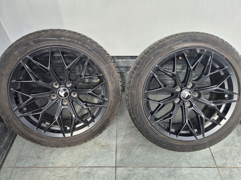 Продам диски с резиной R18