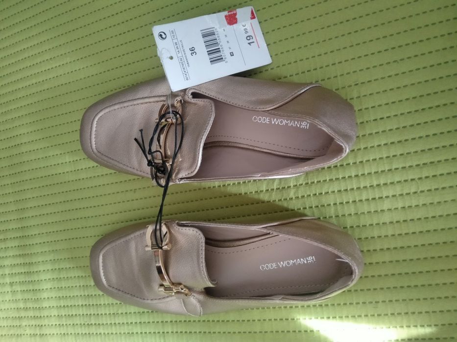 Mocassim dourados Novos da Code N 36
