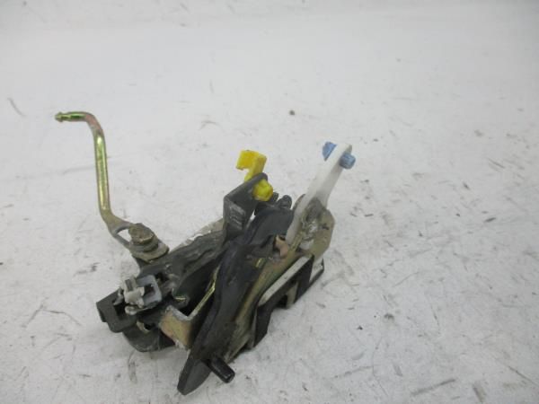 Fechadura / fecho porta trás direito HYUNDAI Accent I (X3)