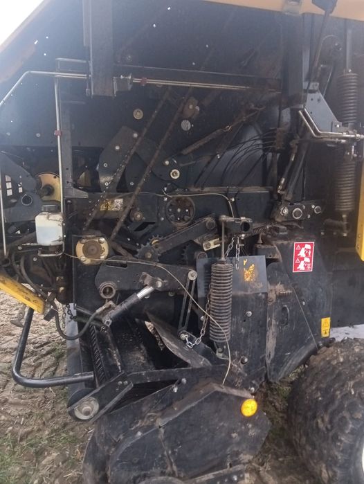 Prasa New Holland br7070