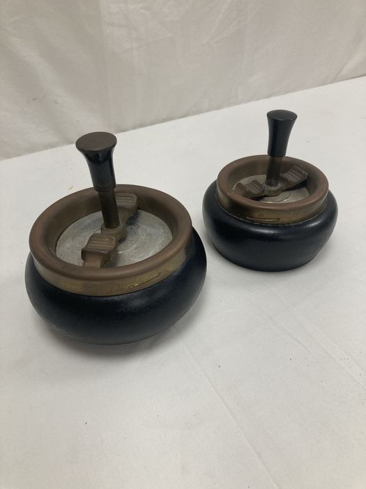 2 Cinzeiros Erhard & Söhne roulette Vintage