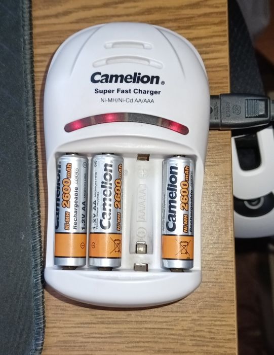 Зарядний пристрій Camelion BC-1007