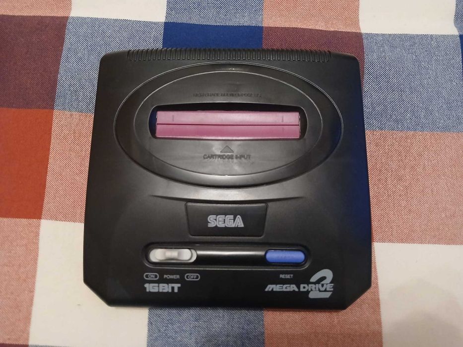 Sega Mega Drive consola japonesa + 2 comandos