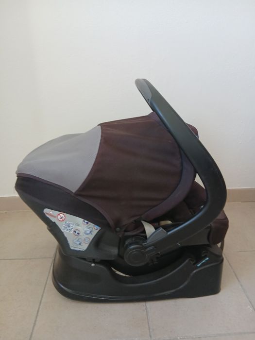 Ovinho Chicco usado com base para carro