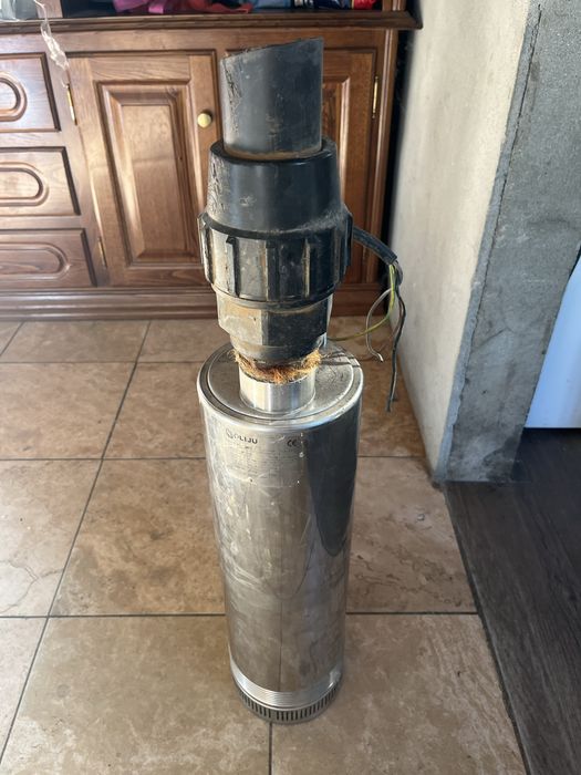 Bomba de água usada poucas vezes