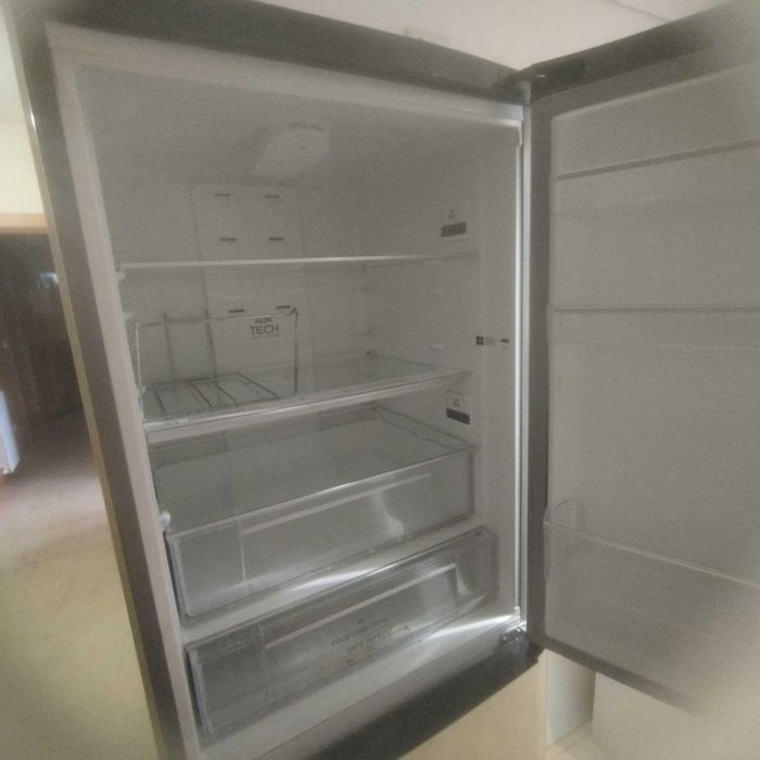 Frigorífico Hotpoint usado – Em bom estado