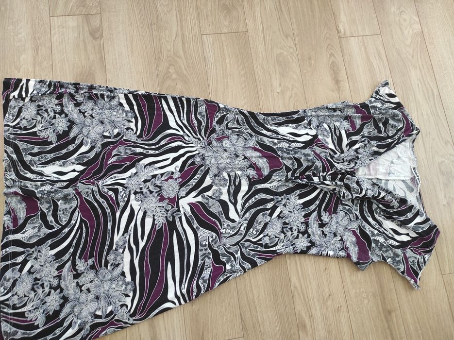 Sukienka maxi w kwiaty rozmiar 40