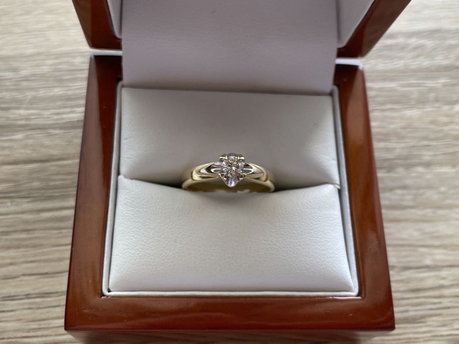 YES, Pierścionek z brylantem 0,23 ct