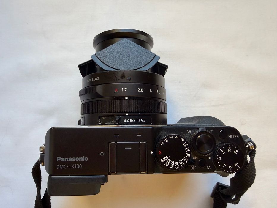 Panasonic Lumix DMC-LX100 com objetiva Leica e vídeo 4K