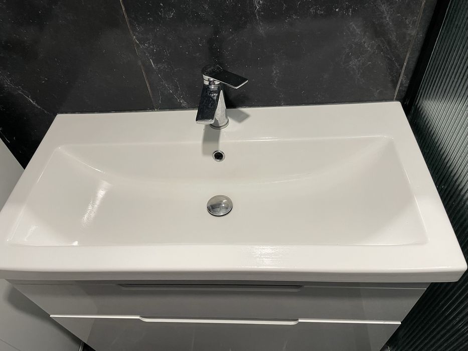 Умивальник з тумбою