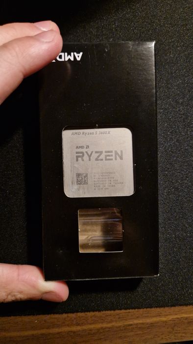 Procesor amd ryzen 3600x + stock cooler