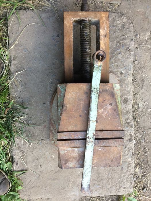 Лещата фрезерні 200 мм