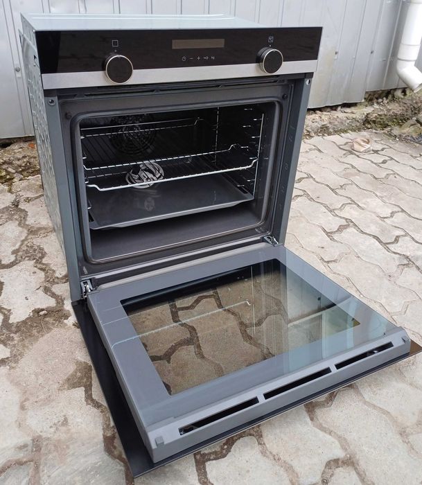 Встраиваемый духовой шкаф Сименс Siemens HB517ABS0 iQ500 черный