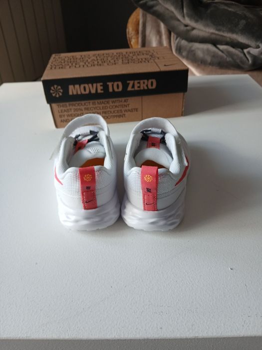 Buty dziecięce Nike Performance
REVOLUTION UNISEX