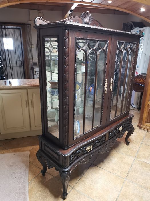 Cristaleira /vitrine estilo renascença...