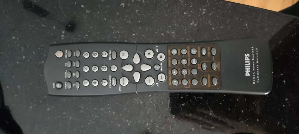 Amplituner Kino Domowe 5.1 Philips FR975