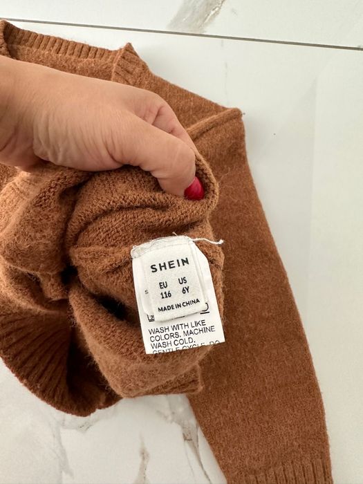Sweter marki shein rozmiar 116 cm
