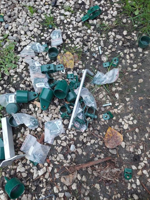 Nowy komplet ogrodzeniowy