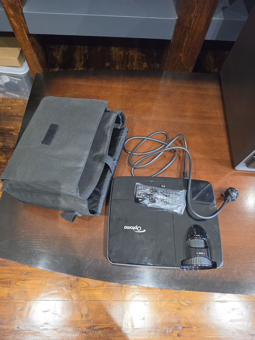 Projektor optoma DAEXU2 rzutnik zestaw w pelni sprawny lampa tylko 100h