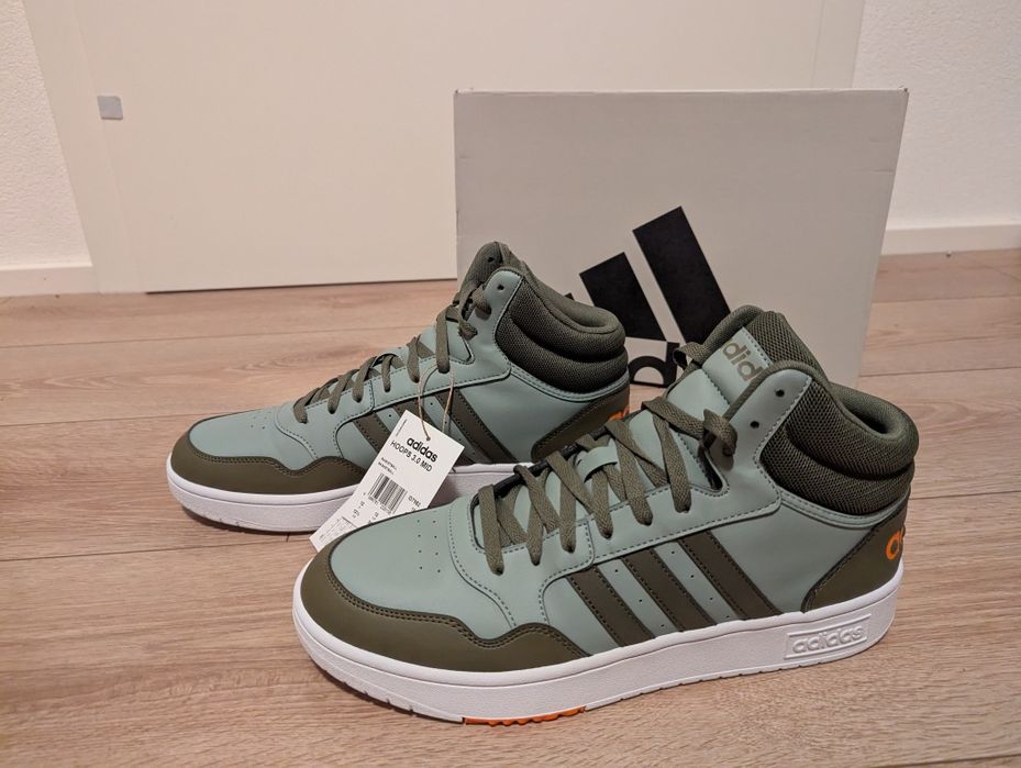 Кросівки Adidas Hoops 3.0 Mid Basketball USA 12.1/2 EUR 47.1/3 30.5 см